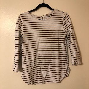 Black and white stripes 3/4 top, zipper on back.